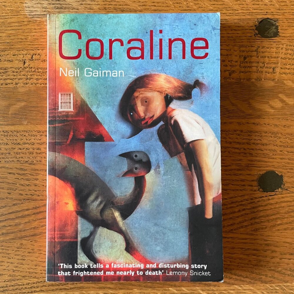 Coraline by Neil Gaiman Paperback Book (2003 UK Edition)